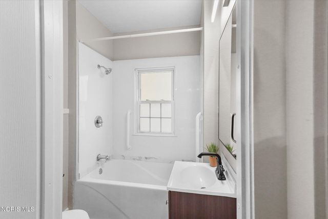 2659 Oak Grove Place, Toledo, OH 43613