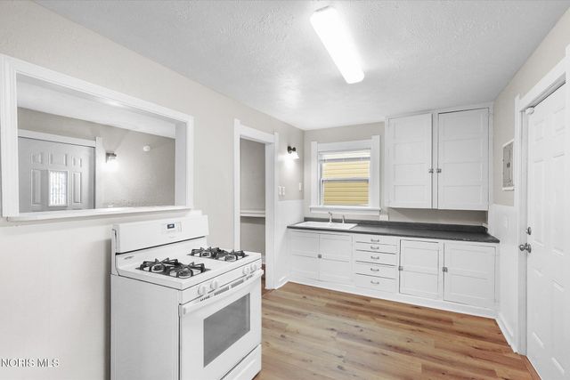 2659 Oak Grove Place, Toledo, OH 43613