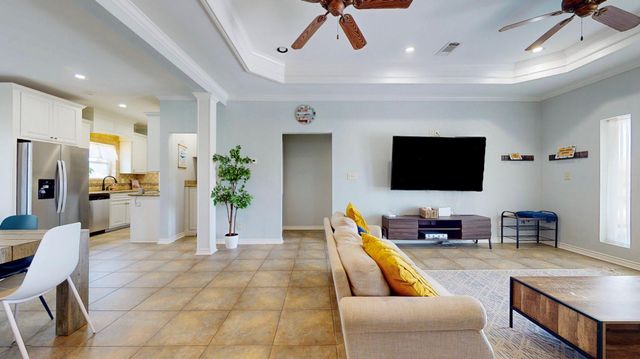 2010 Vista Dr, Crystal Beach, TX 77650