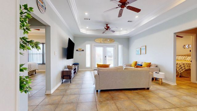 2010 Vista Dr, Crystal Beach, TX 77650