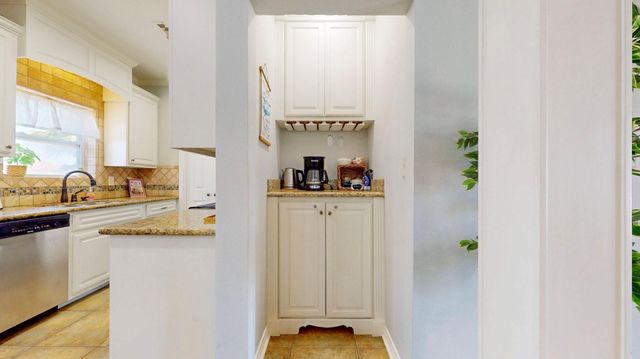 2010 Vista Dr, Crystal Beach, TX 77650