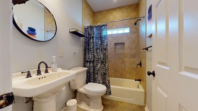 2010 Vista Dr, Crystal Beach, TX 77650