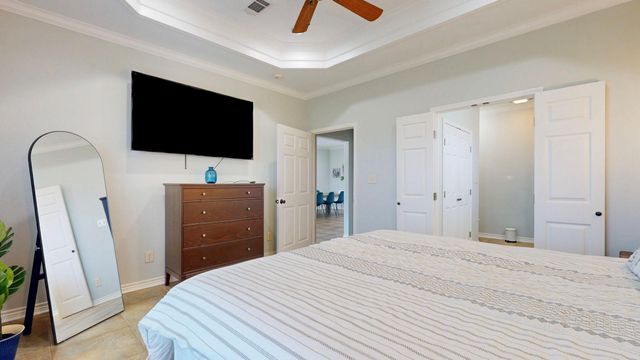 2010 Vista Dr, Crystal Beach, TX 77650