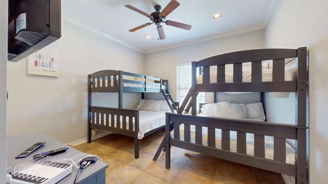 2010 Vista Dr, Crystal Beach, TX 77650