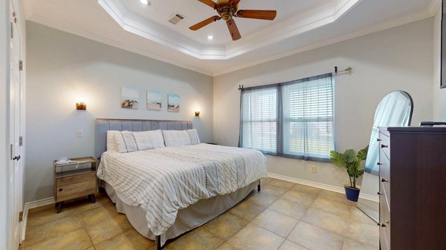 2010 Vista Dr, Crystal Beach, TX 77650