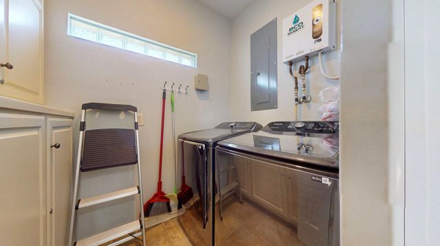 2010 Vista Dr, Crystal Beach, TX 77650