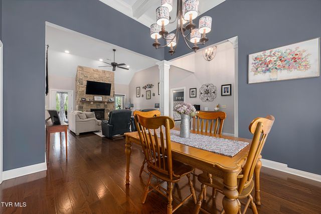 2050 Sawyers Pond Drive, Johnson City, TN 37604