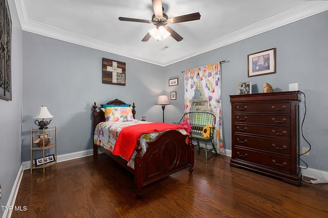 2050 Sawyers Pond Drive, Johnson City, TN 37604