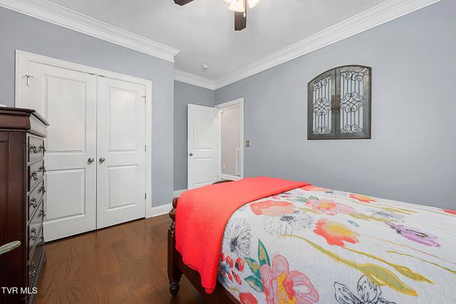 2050 Sawyers Pond Drive, Johnson City, TN 37604