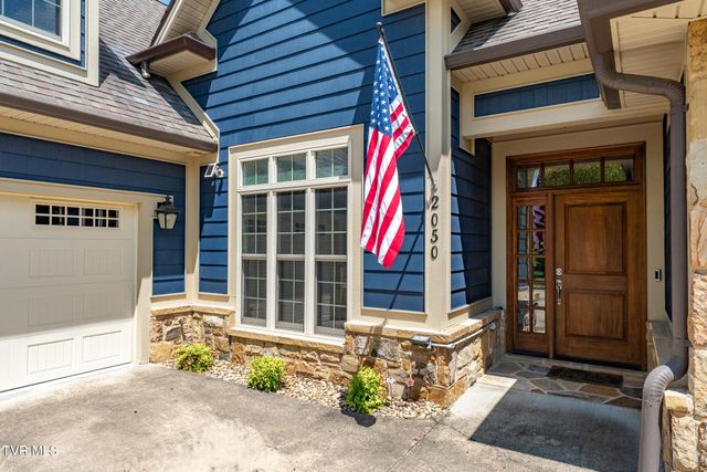 2050 Sawyers Pond Drive, Johnson City, TN 37604