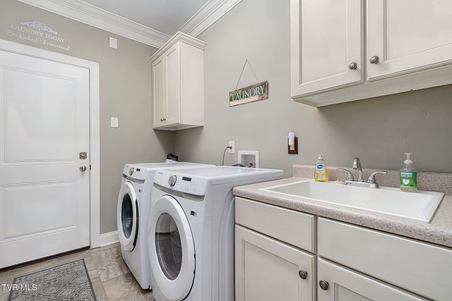 2050 Sawyers Pond Drive, Johnson City, TN 37604