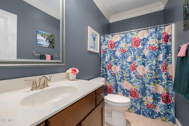 2050 Sawyers Pond Drive, Johnson City, TN 37604
