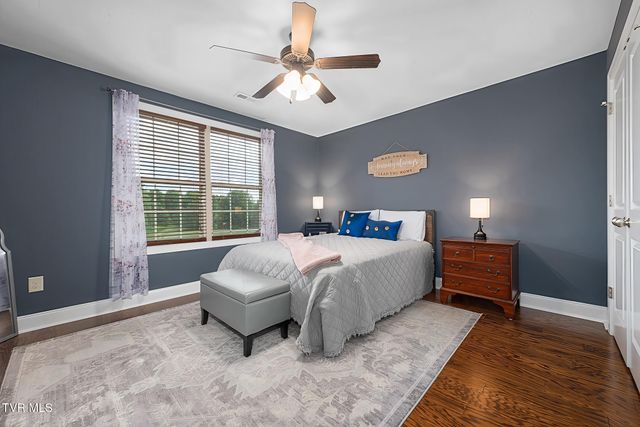 2050 Sawyers Pond Drive, Johnson City, TN 37604