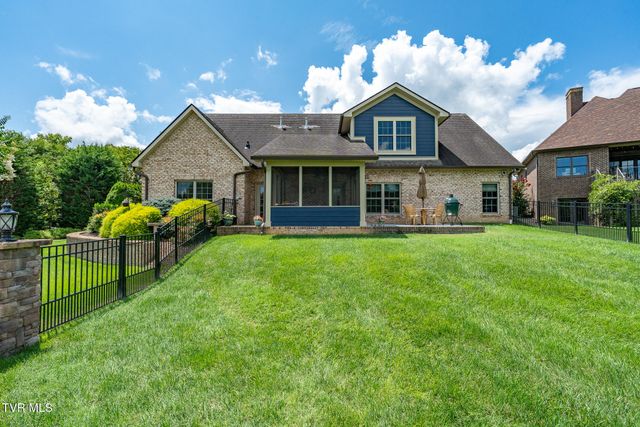 2050 Sawyers Pond Drive, Johnson City, TN 37604