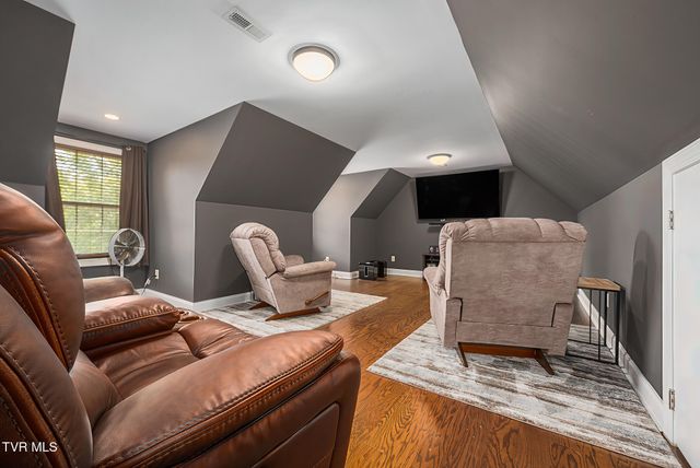 2050 Sawyers Pond Drive, Johnson City, TN 37604