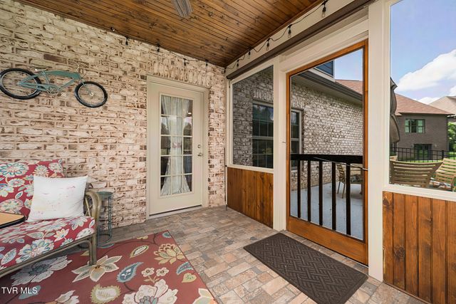 2050 Sawyers Pond Drive, Johnson City, TN 37604