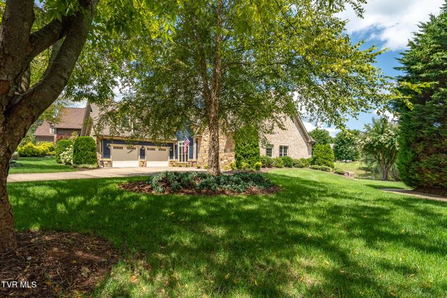 2050 Sawyers Pond Drive, Johnson City, TN 37604