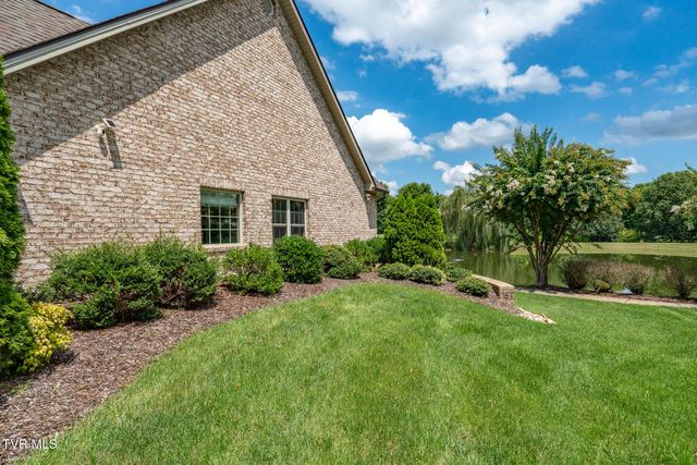 2050 Sawyers Pond Drive, Johnson City, TN 37604