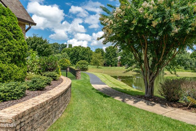 2050 Sawyers Pond Drive, Johnson City, TN 37604