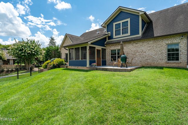 2050 Sawyers Pond Drive, Johnson City, TN 37604
