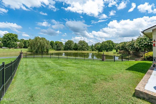 2050 Sawyers Pond Drive, Johnson City, TN 37604