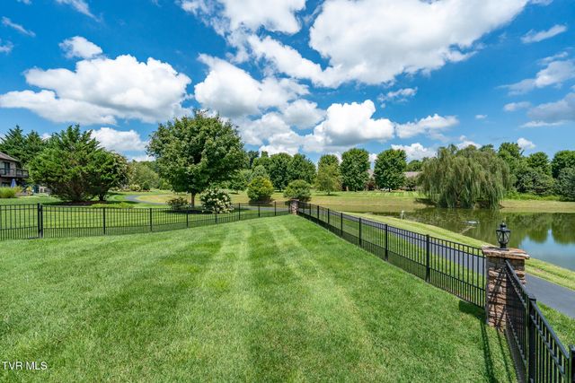 2050 Sawyers Pond Drive, Johnson City, TN 37604