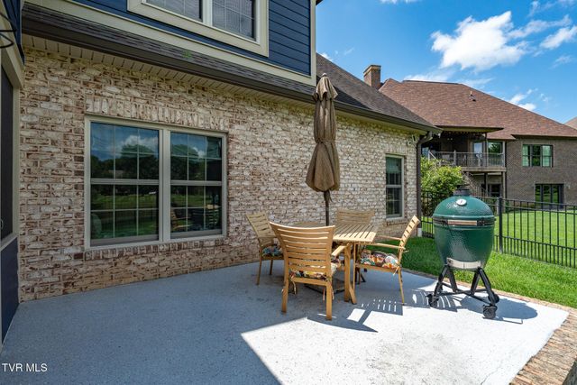 2050 Sawyers Pond Drive, Johnson City, TN 37604
