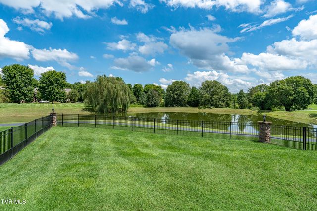 2050 Sawyers Pond Drive, Johnson City, TN 37604