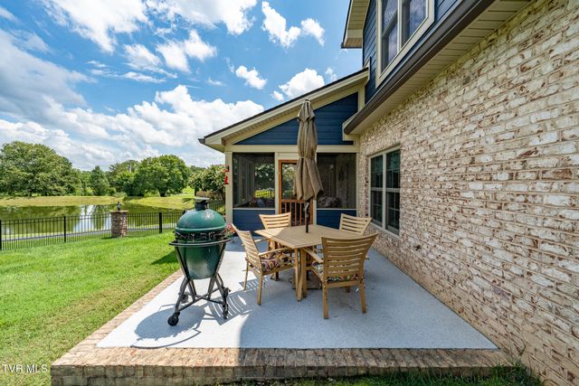 2050 Sawyers Pond Drive, Johnson City, TN 37604