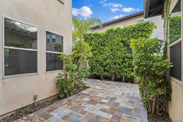 1611 Hikers Trail Dr, Chula Vista, CA 91915