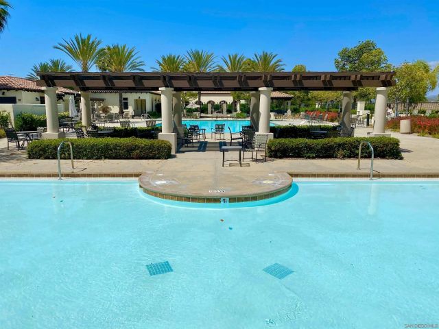 1611 Hikers Trail Dr, Chula Vista, CA 91915