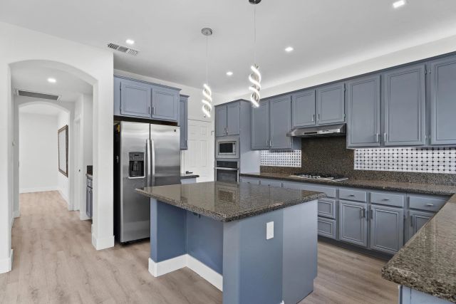 1611 Hikers Trail Dr, Chula Vista, CA 91915