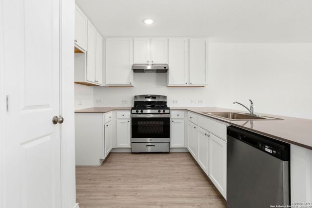 942 LANDON RDG, San Antonio, TX 78253