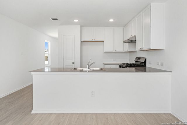 942 LANDON RDG, San Antonio, TX 78253