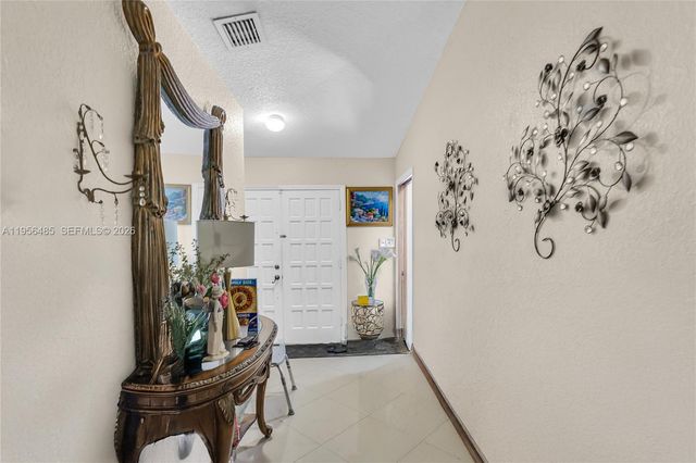 9719 NW 127th St, Hialeah Gardens, FL 33018