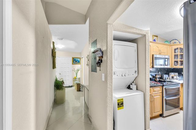 9719 NW 127th St, Hialeah Gardens, FL 33018