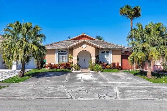 9719 NW 127th St, Hialeah Gardens, FL 33018