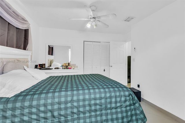 9719 NW 127th St, Hialeah Gardens, FL 33018