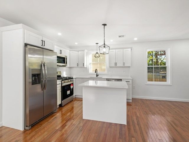 24 Saint James Street 1, Providence, RI 02907