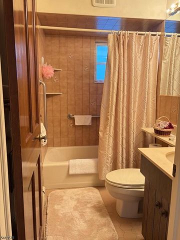 6 Patton St, Lodi Boro, NJ 07644