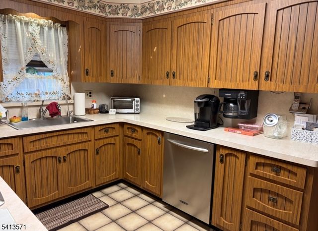 6 Patton St, Lodi Boro, NJ 07644