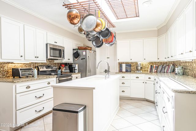 105 Canterbury Road, Southern Pines, NC 28387