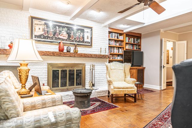 105 Canterbury Road, Southern Pines, NC 28387