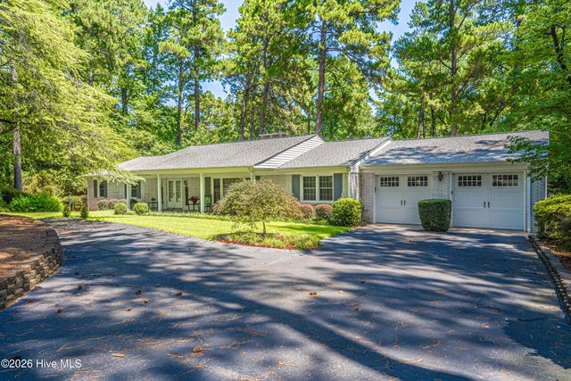 105 Canterbury Road, Southern Pines, NC 28387