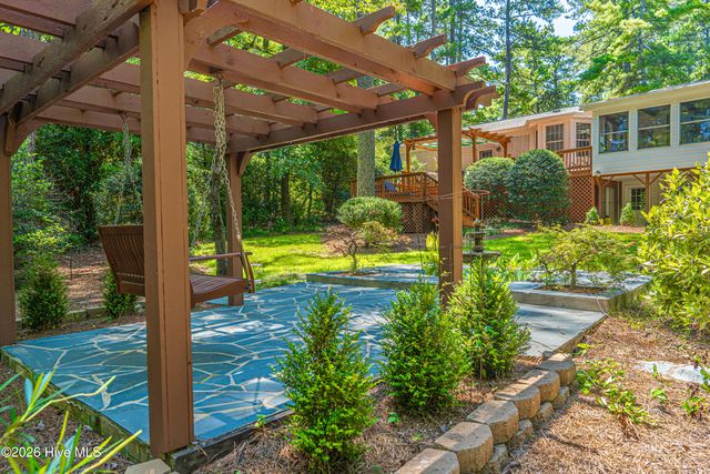 105 Canterbury Road, Southern Pines, NC 28387