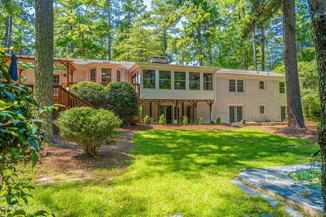 105 Canterbury Road, Southern Pines, NC 28387