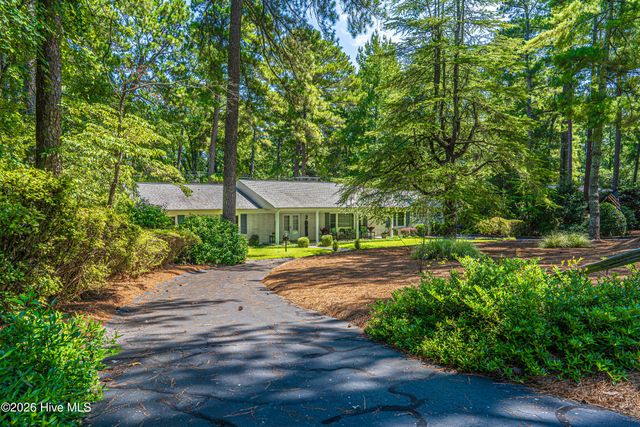 105 Canterbury Road, Southern Pines, NC 28387