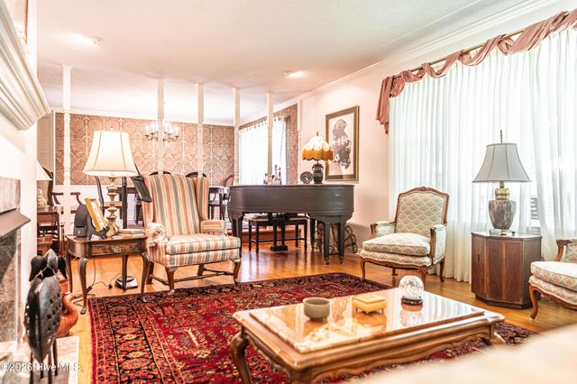 105 Canterbury Road, Southern Pines, NC 28387