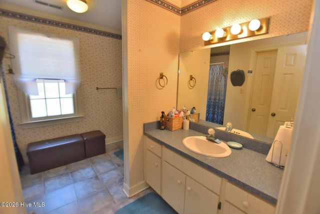 4000 Crosswinds Drive, Rocky Mount, NC 27803