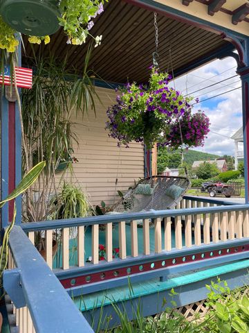 24 School Street, Rockingham, VT 05101